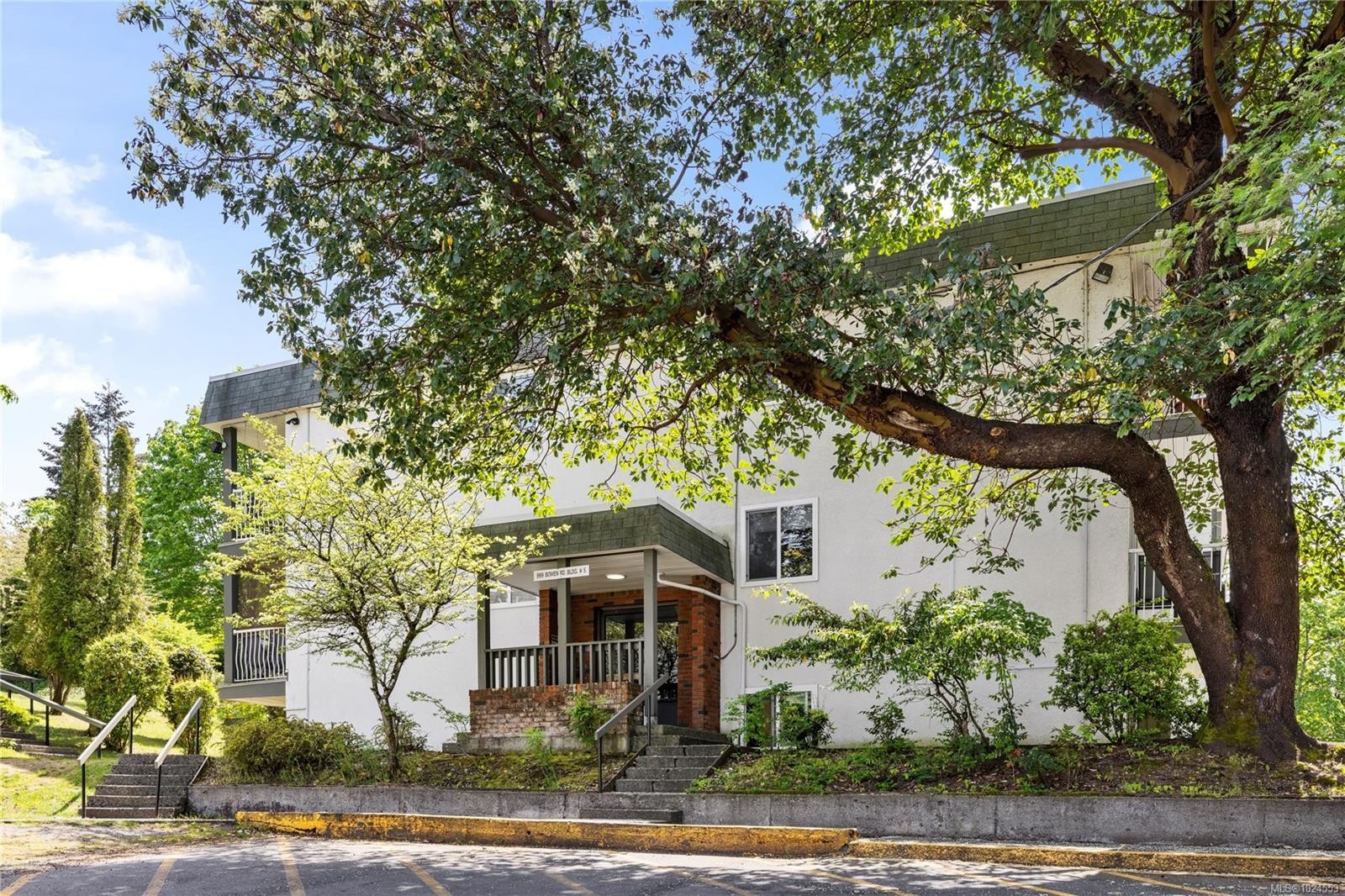 5201-999 Bowen Rd, Nanaimo, BC - Outdoor