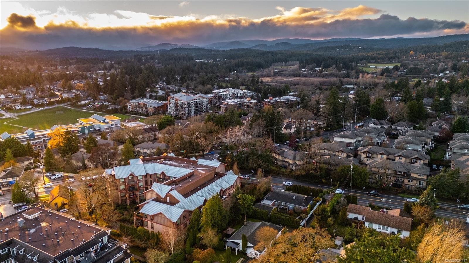 103-4529 West Saanich Rd, Saanich, BC - Outdoor With View