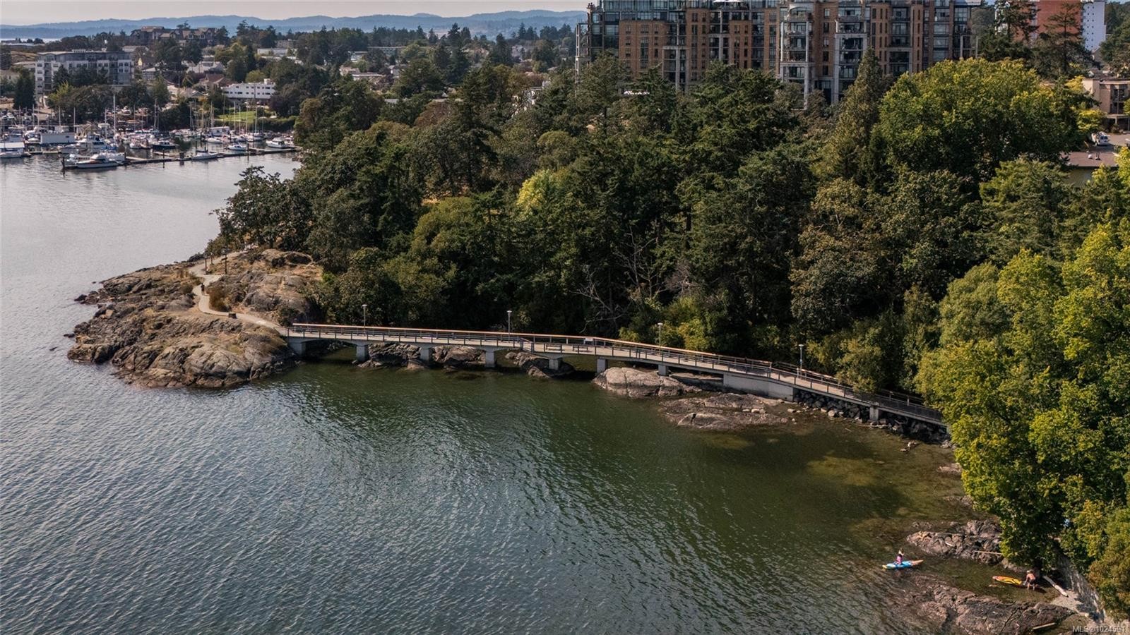 5-820 Dunsmuir Rd, Esquimalt, BC