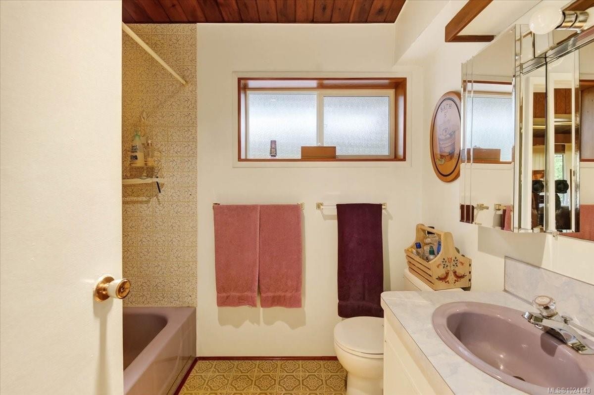 10258 Stirling Arm Cres, Port Alberni, BC