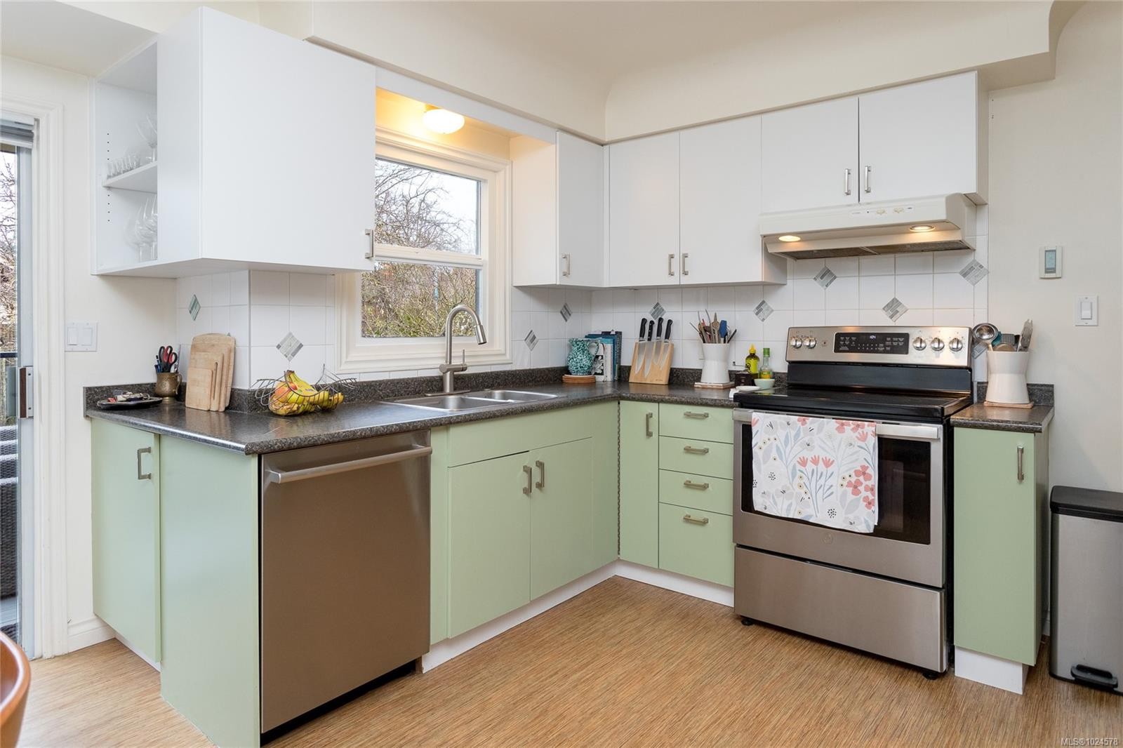 160 Joseph St, Victoria, BC