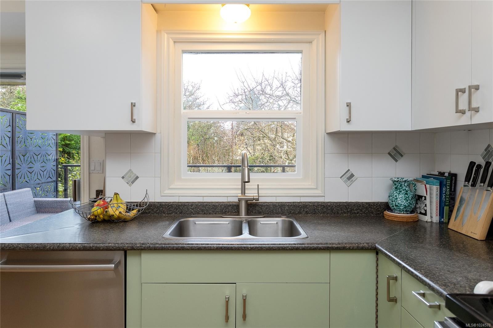 160 Joseph St, Victoria, BC