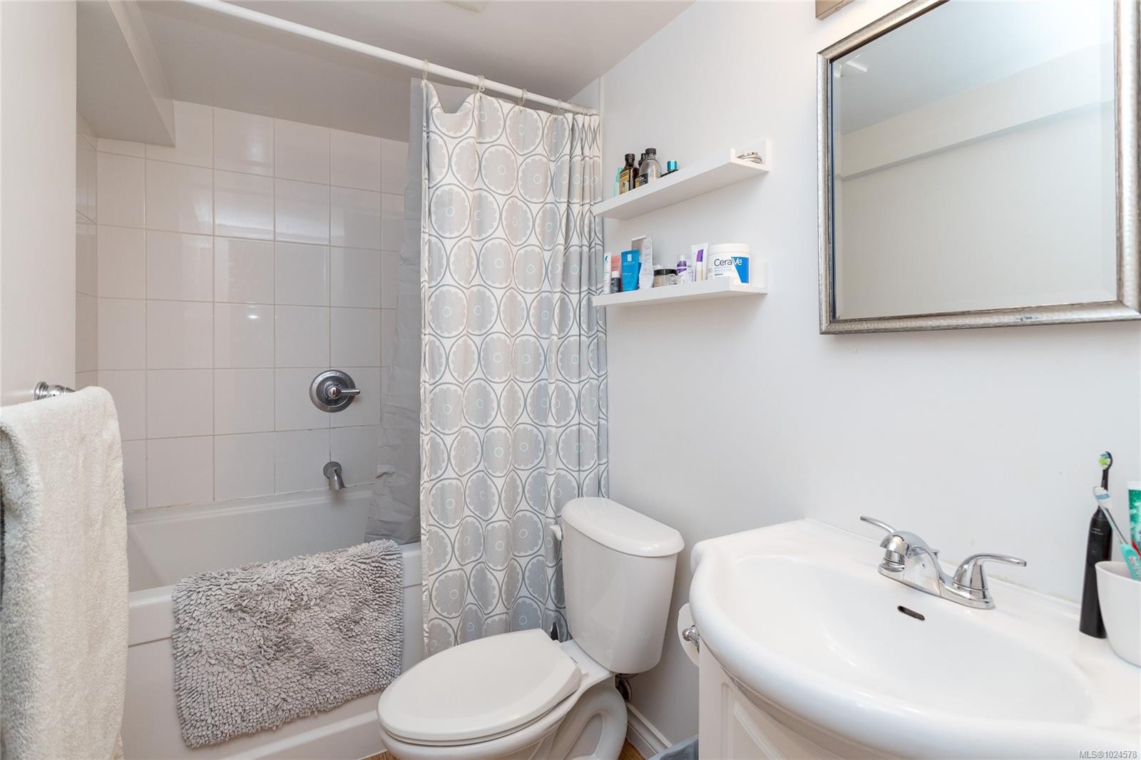 160 Joseph St, Victoria, BC