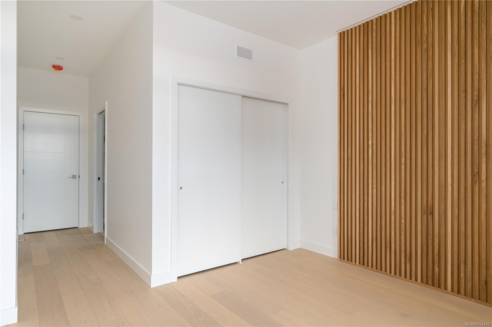 1-1417 May St, Victoria, BC