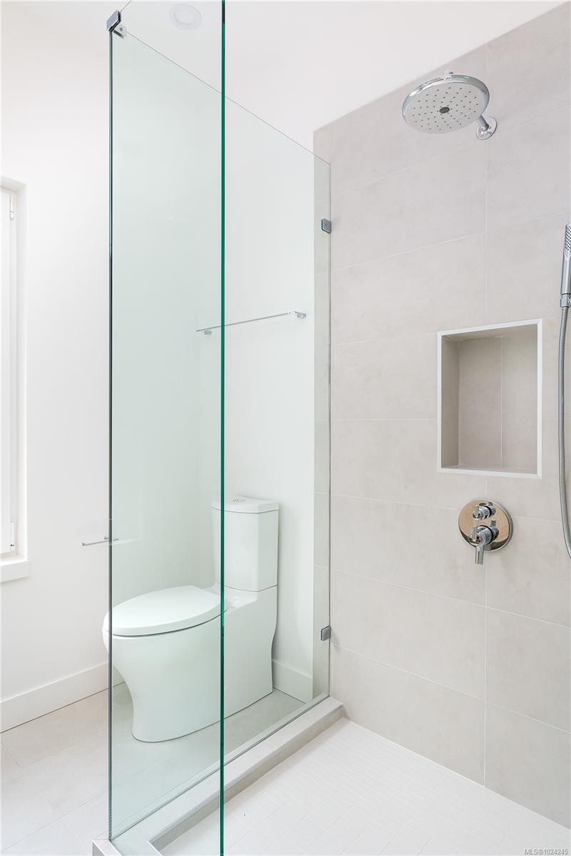 1-1417 May St, Victoria, BC