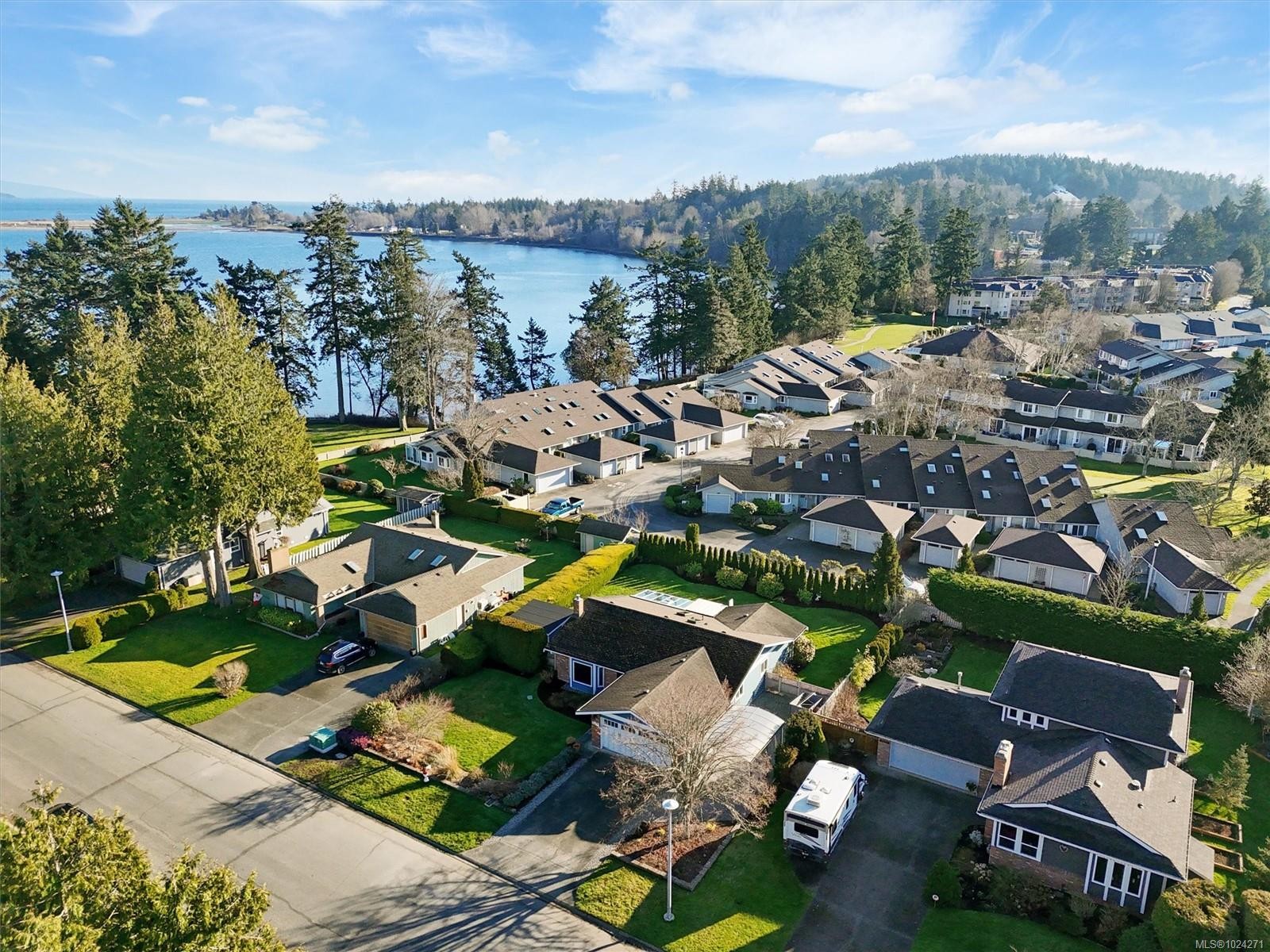 2617 Lancelot Pl, Central Saanich, BC