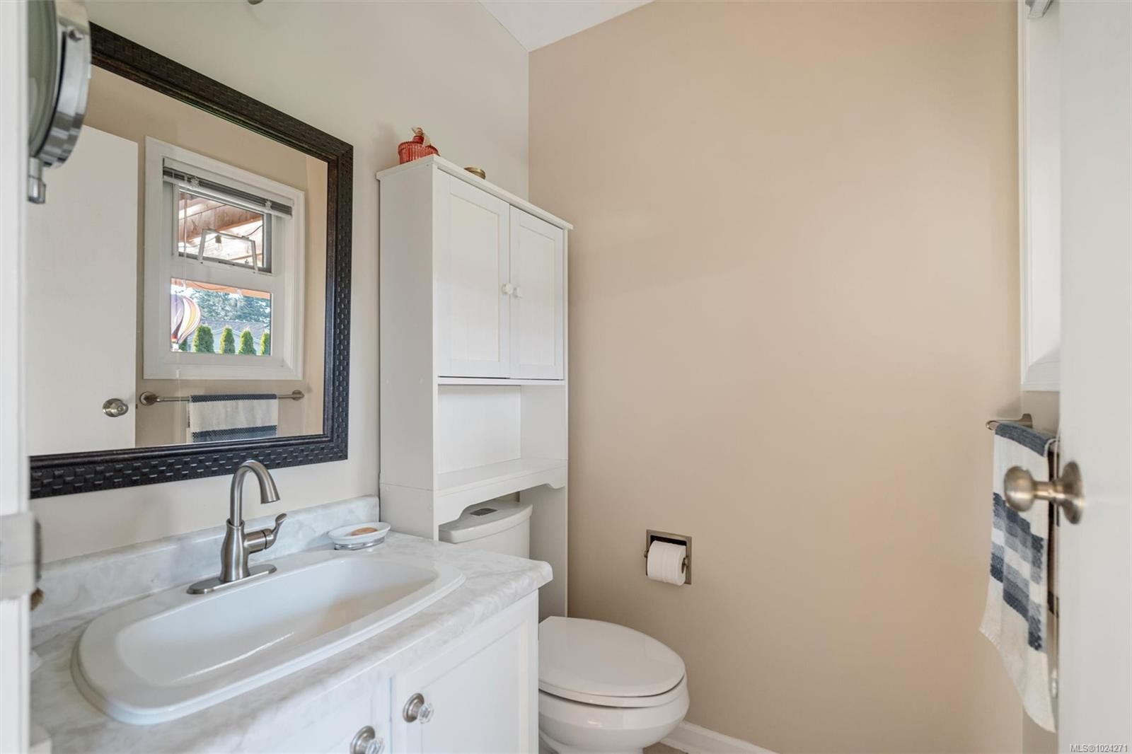 2617 Lancelot Pl, Central Saanich, BC