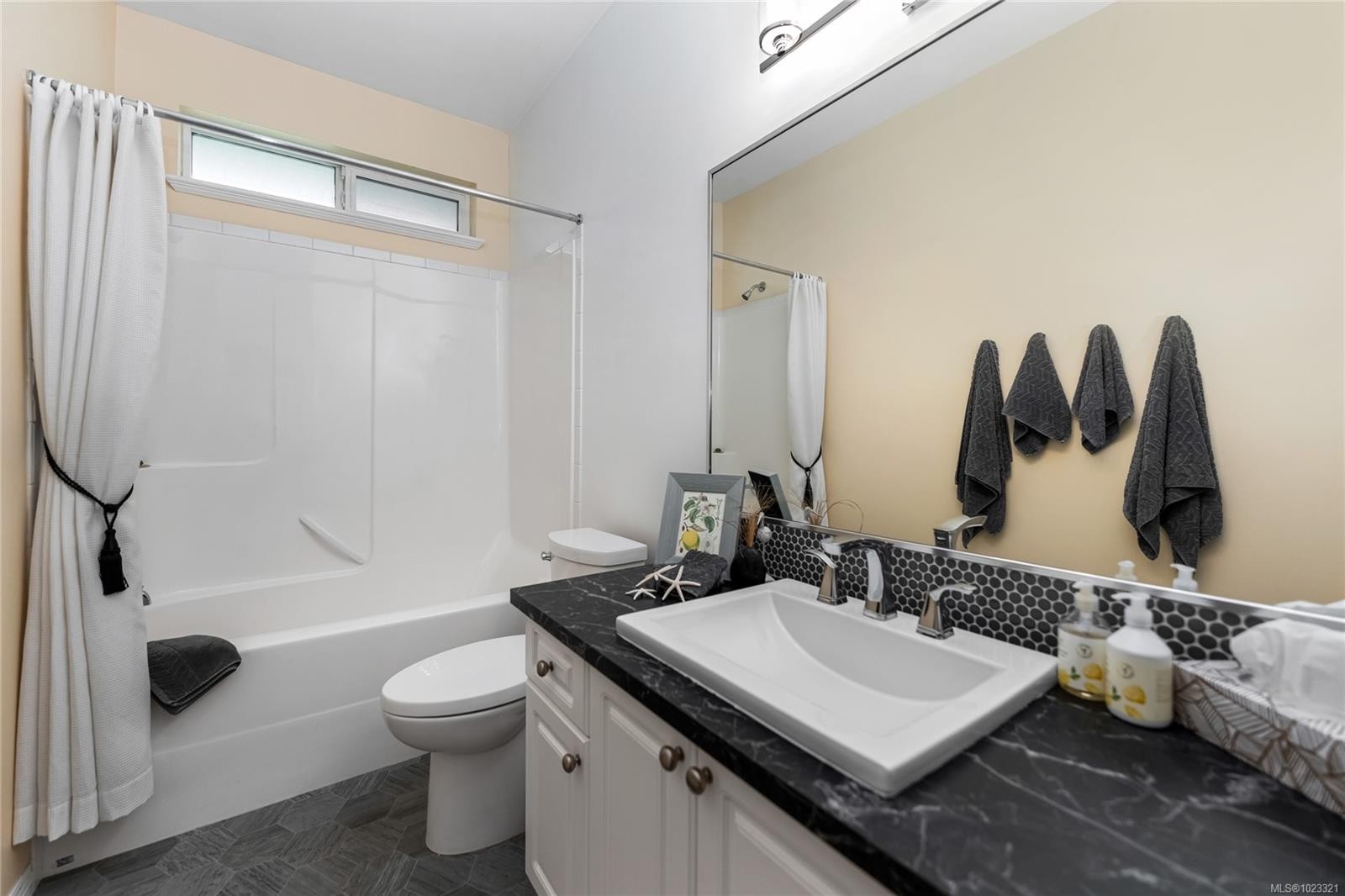 7952 Polo Park Cres, Central Saanich, BC