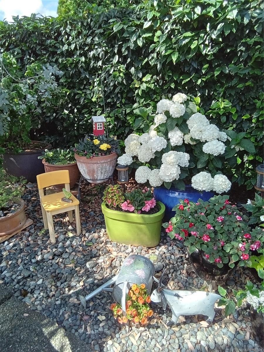 7952 Polo Park Cres, Central Saanich, BC