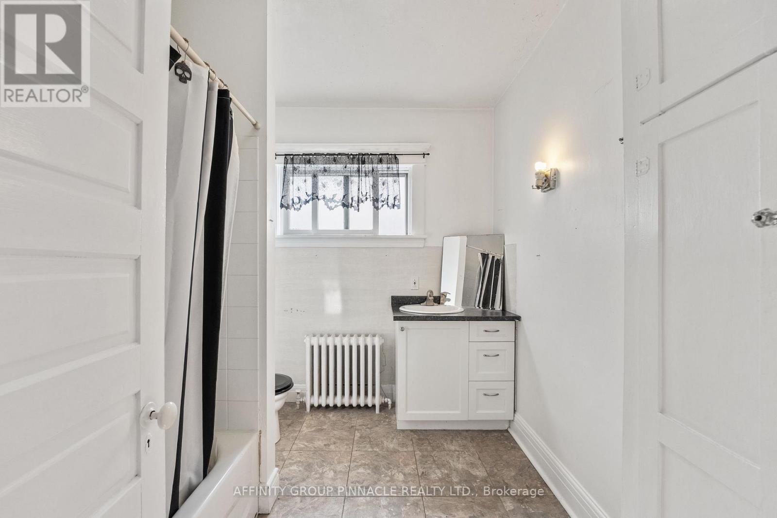 255 Kent Street W, Kawartha Lakes (Lindsay), ON - Indoor Photo Showing Other Room