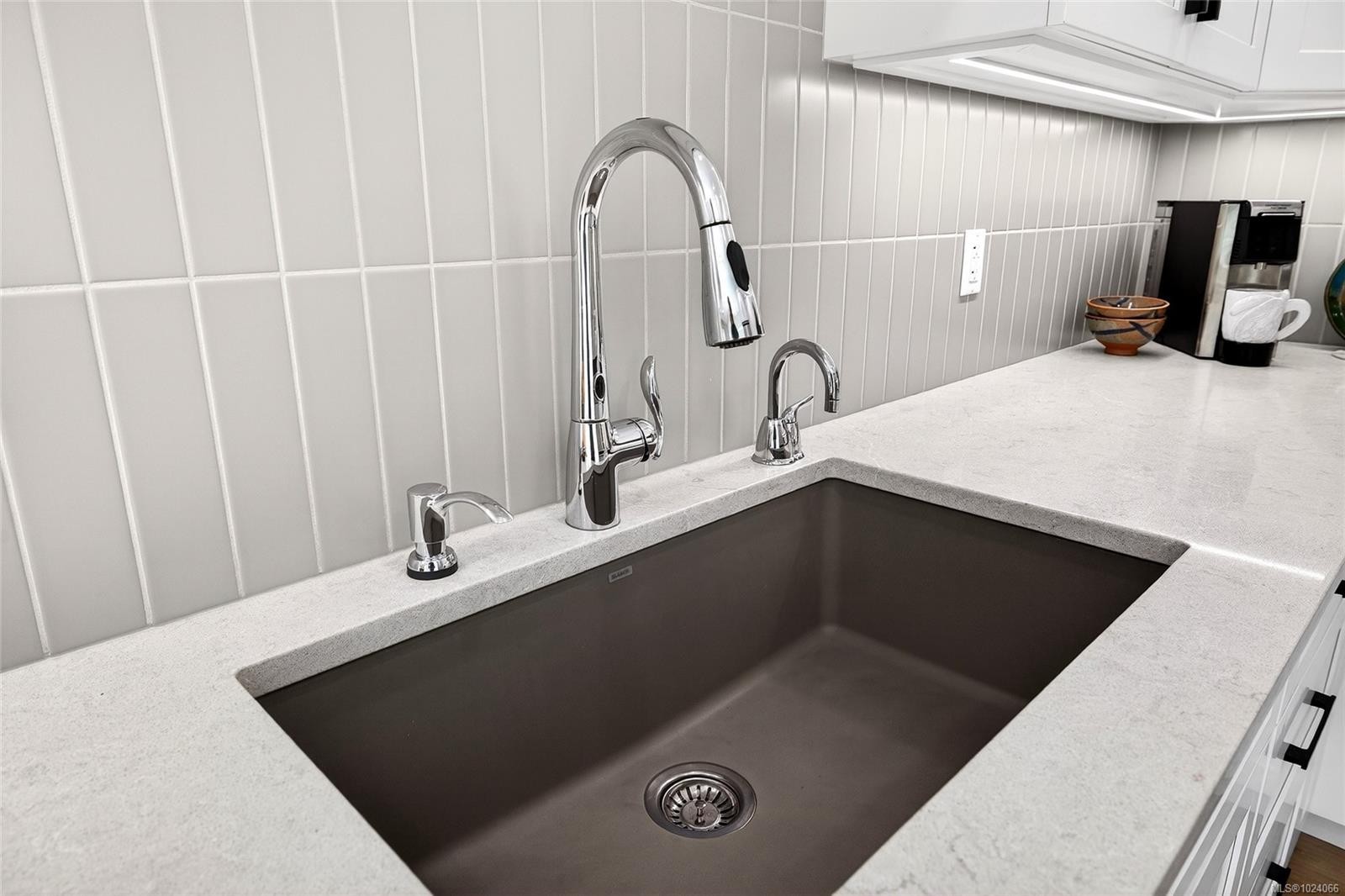 13-295 Lower Ganges Rd, Salt Spring, BC