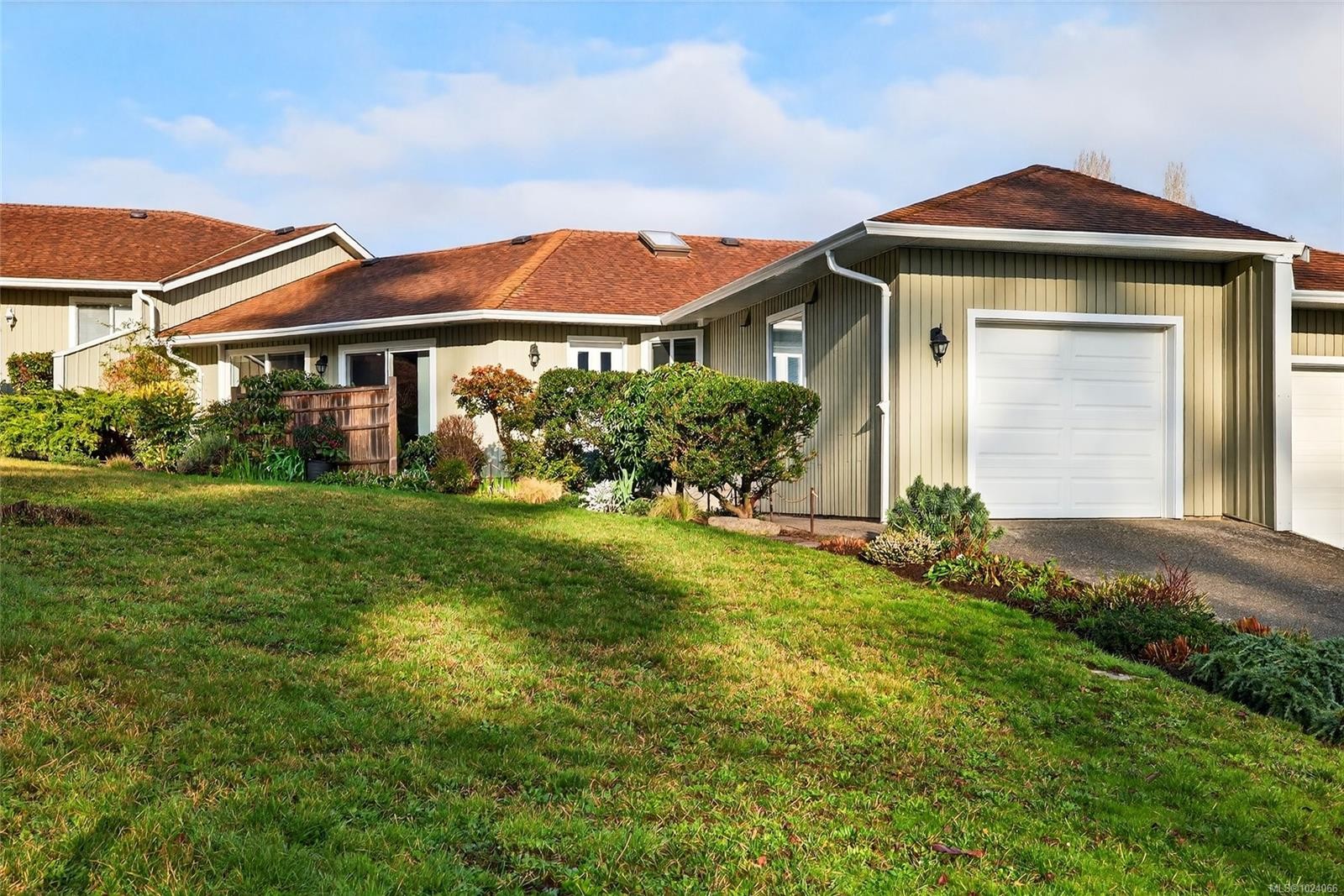 13-295 Lower Ganges Rd, Salt Spring, BC