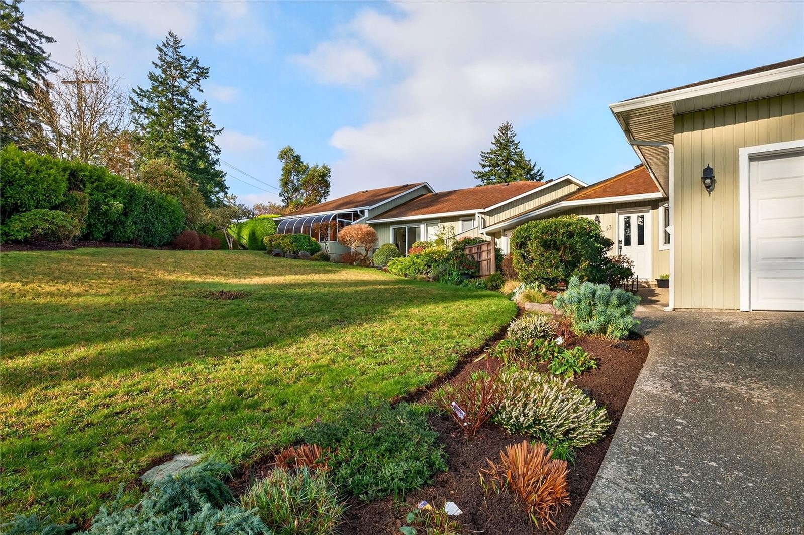 13-295 Lower Ganges Rd, Salt Spring, BC