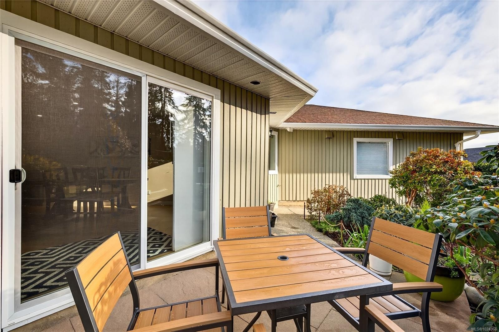 13-295 Lower Ganges Rd, Salt Spring, BC