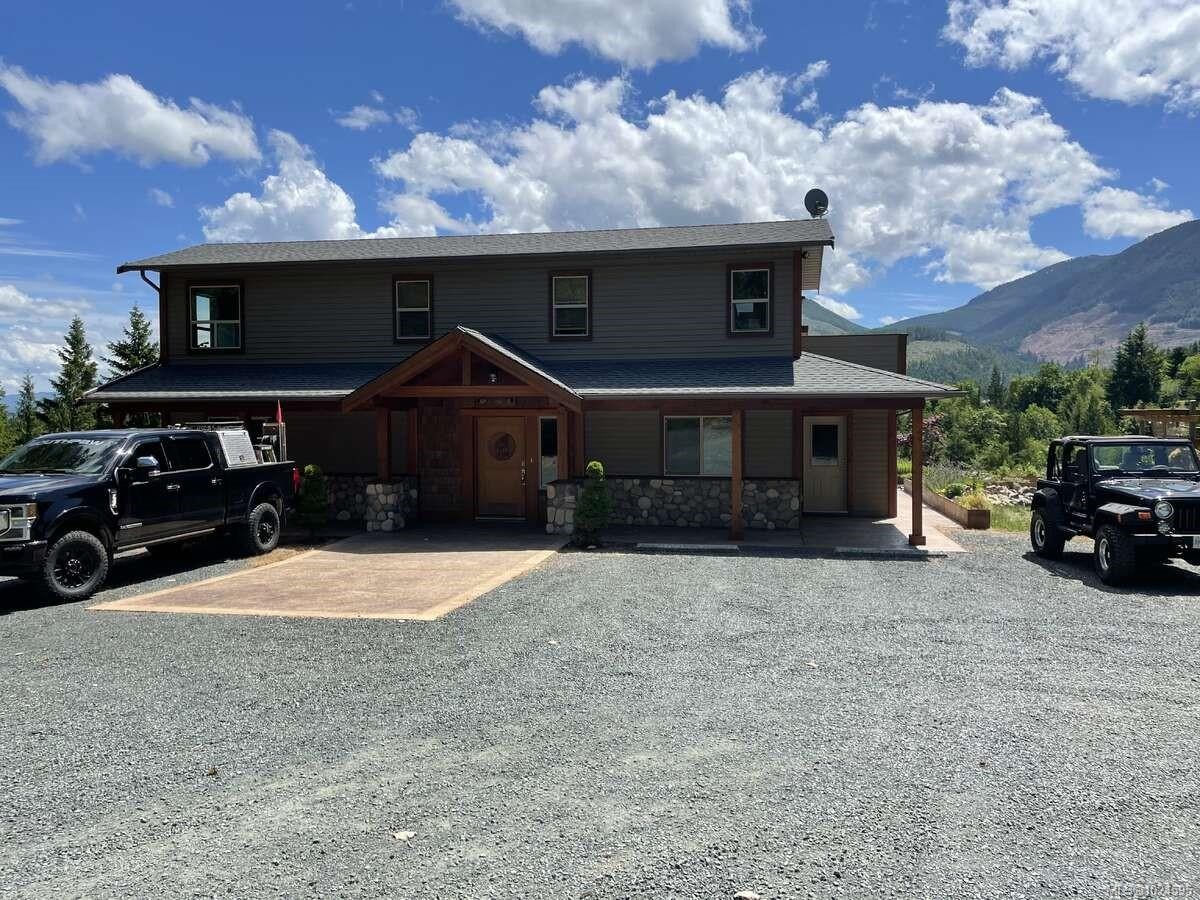 1680 Peligren Pl, Qualicum Beach, BC