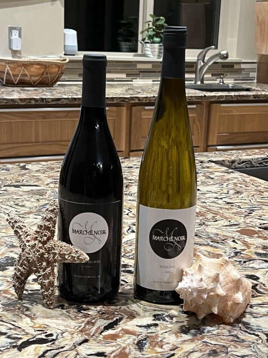 1680 Peligren Pl, Qualicum Beach, BC