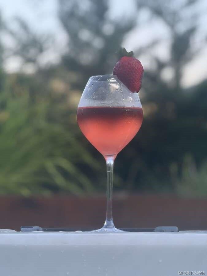 1680 Peligren Pl, Qualicum Beach, BC