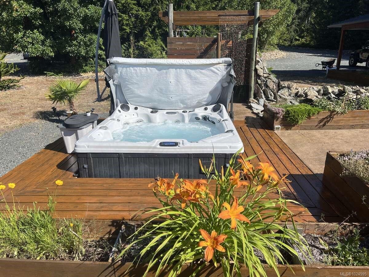 1680 Peligren Pl, Qualicum Beach, BC