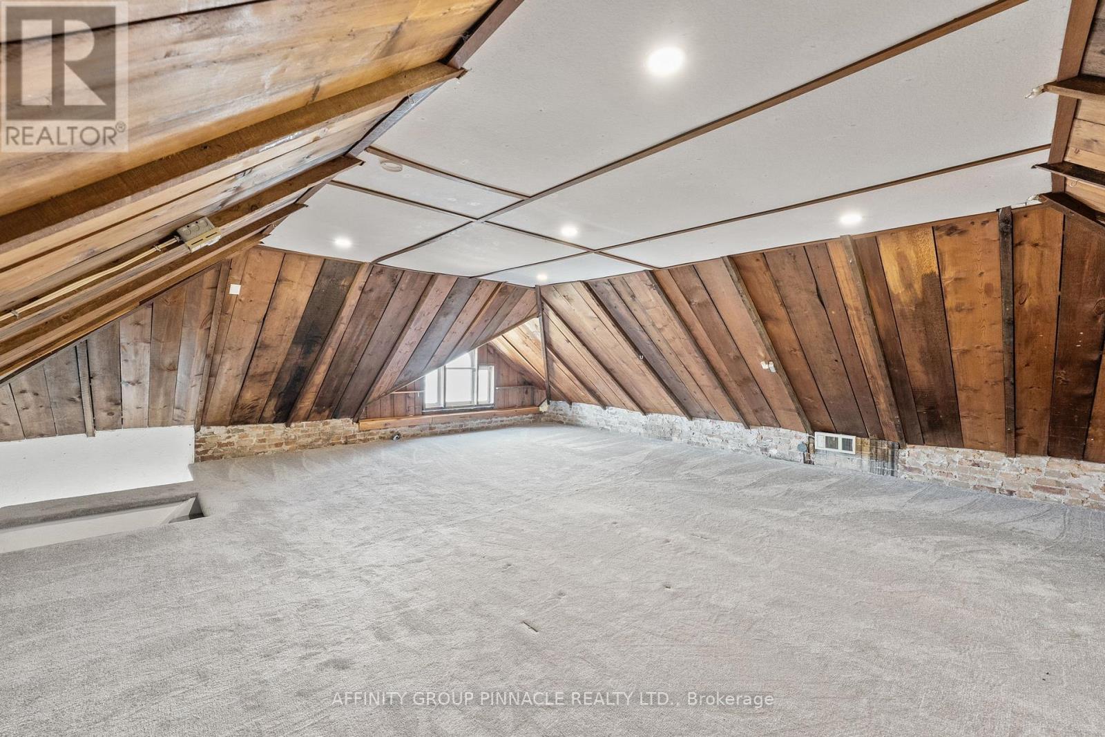 255 Kent Street W, Kawartha Lakes (Lindsay), ON