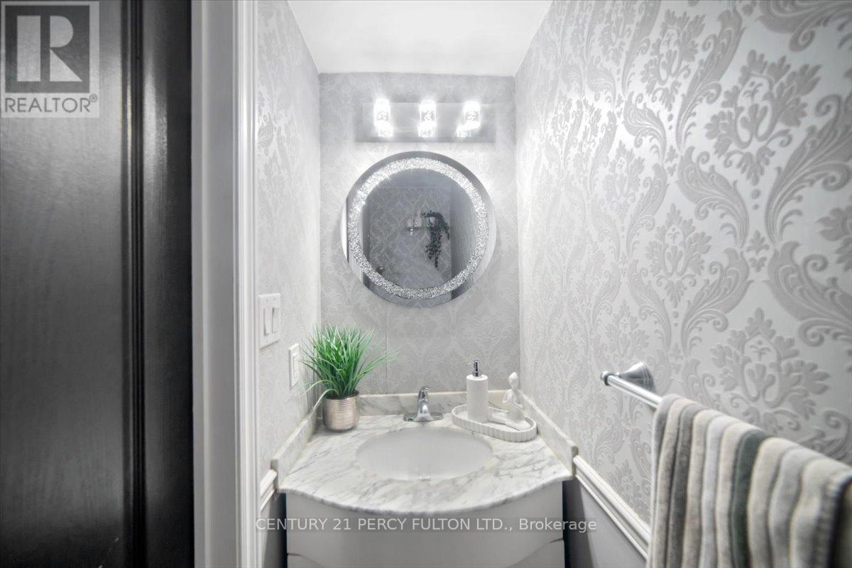 67 Kenilworth Cres - Powder Room - 67 Kenilworth Crescent, Whitby, ON - Indoor Photo Showing Bathroom