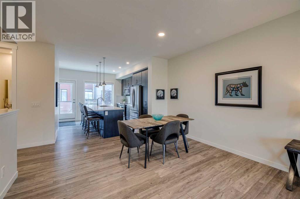 614 Greenbriar Common Nw, Calgary, AB - Indoor Photo Showing Dining Room