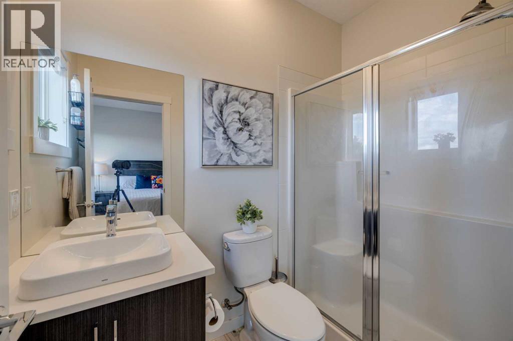 Primary ensuite - 614 Greenbriar Common Nw, Calgary, AB - Indoor Photo Showing Bathroom
