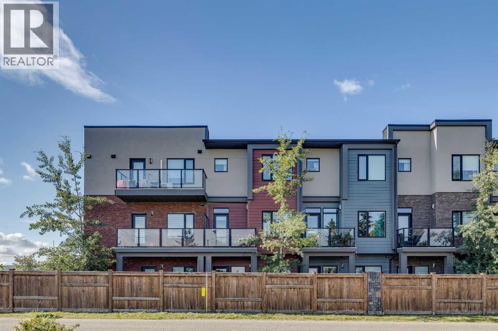 614 Greenbriar Common Nw, Calgary, AB - Outdoor With Facade