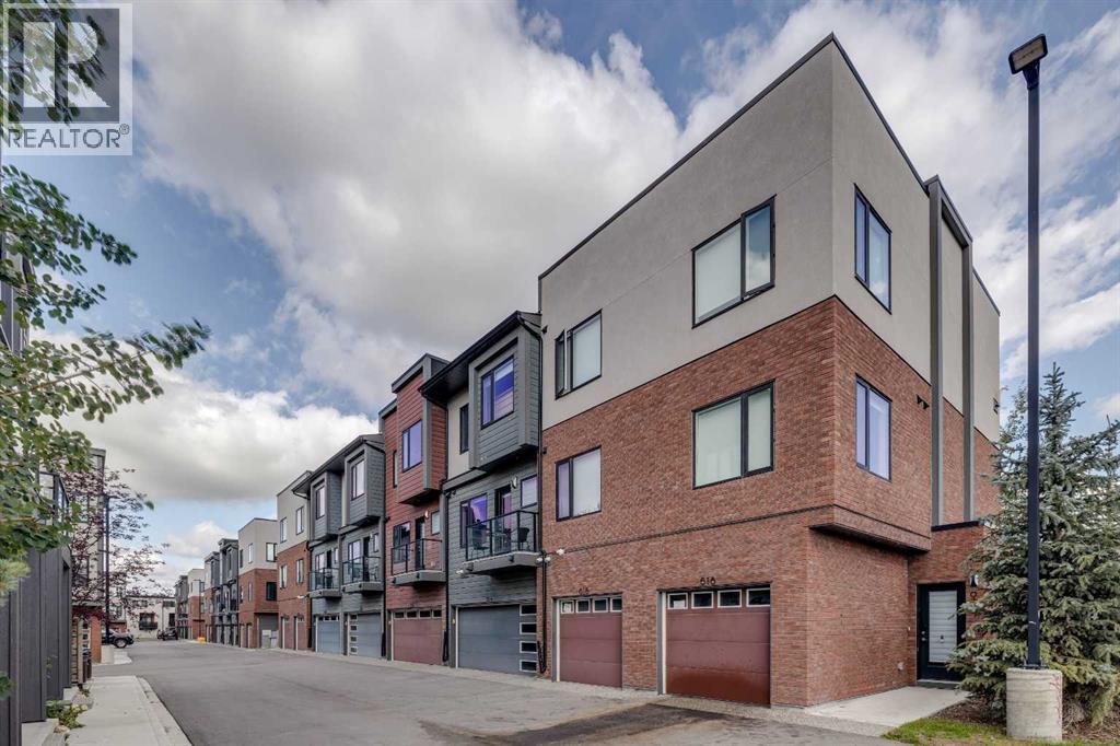 614 Greenbriar Common Nw, Calgary, AB - Outdoor