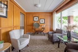 Comfortable private lobby -