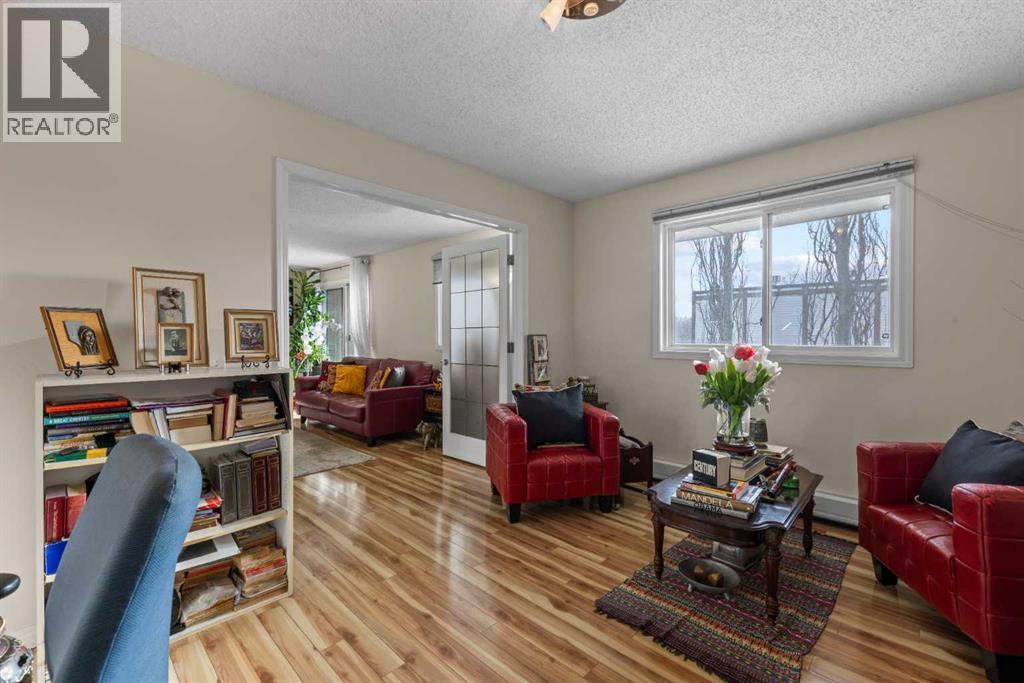 Office/Den - 301, 305 25 Avenue Sw, Calgary, AB - Indoor