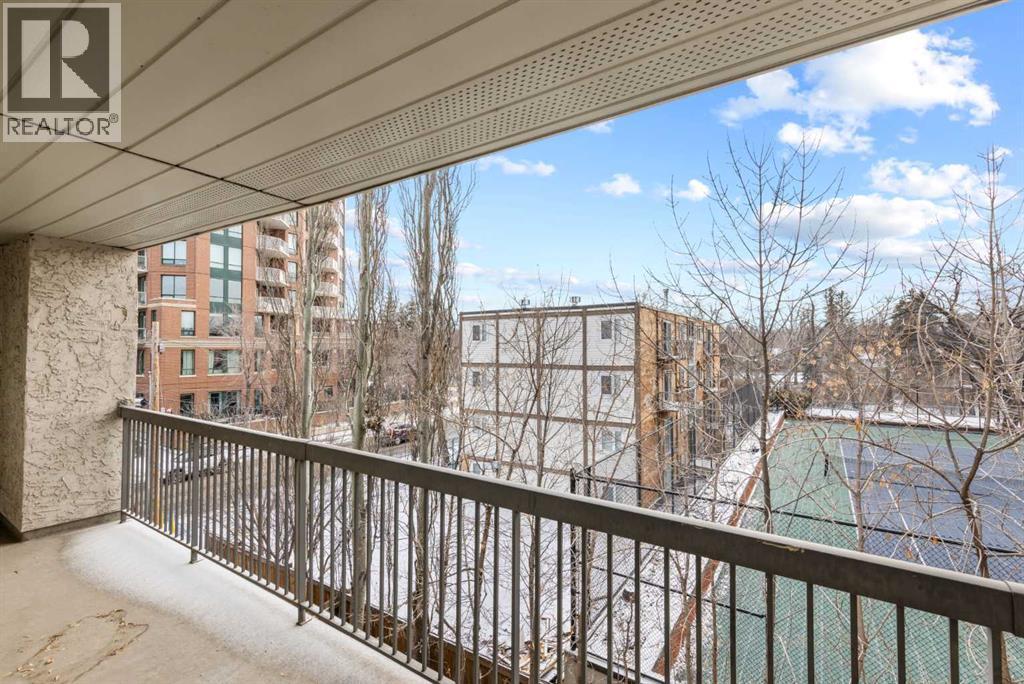 Primary balcony - 301, 305 25 Avenue Sw, Calgary, AB - Outdoor With Balcony With Exterior