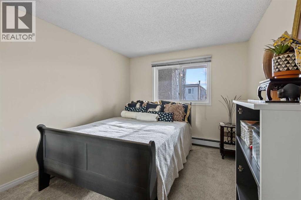Second Bedroom - 301, 305 25 Avenue Sw, Calgary, AB - Indoor Photo Showing Bedroom