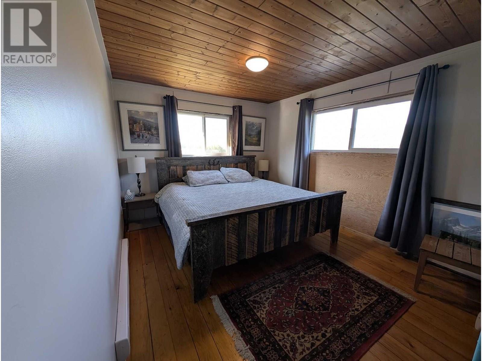10281 Lee Road, Williams Lake, BC - Indoor Photo Showing Bedroom