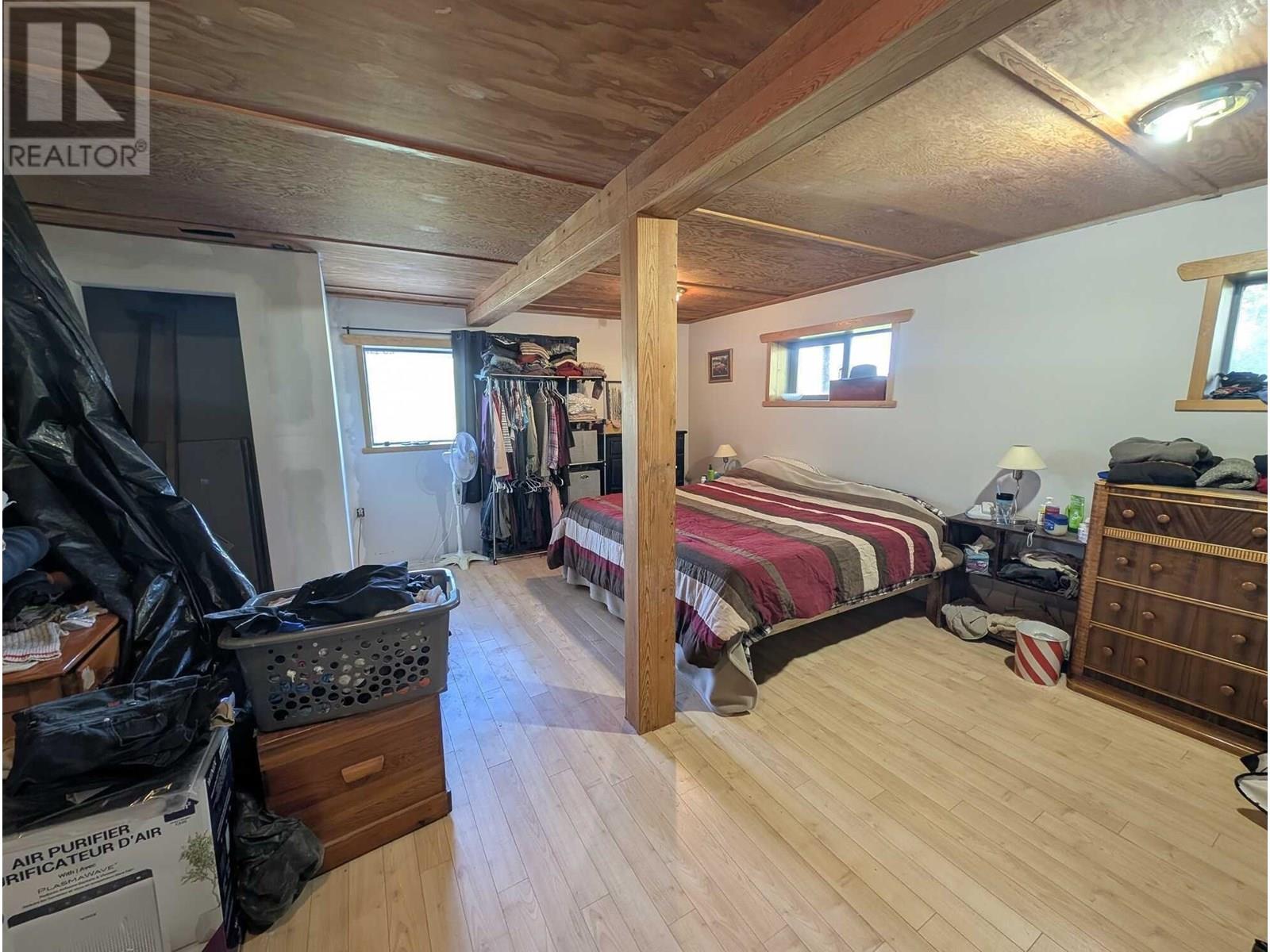 10281 Lee Road, Williams Lake, BC - Indoor Photo Showing Bedroom