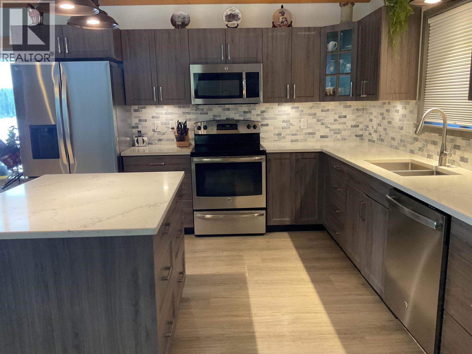 3777 Kispiox Valley Road, Hazelton, BC - Indoor Photo Showing Kitchen With Double Sink With Upgraded Kitchen