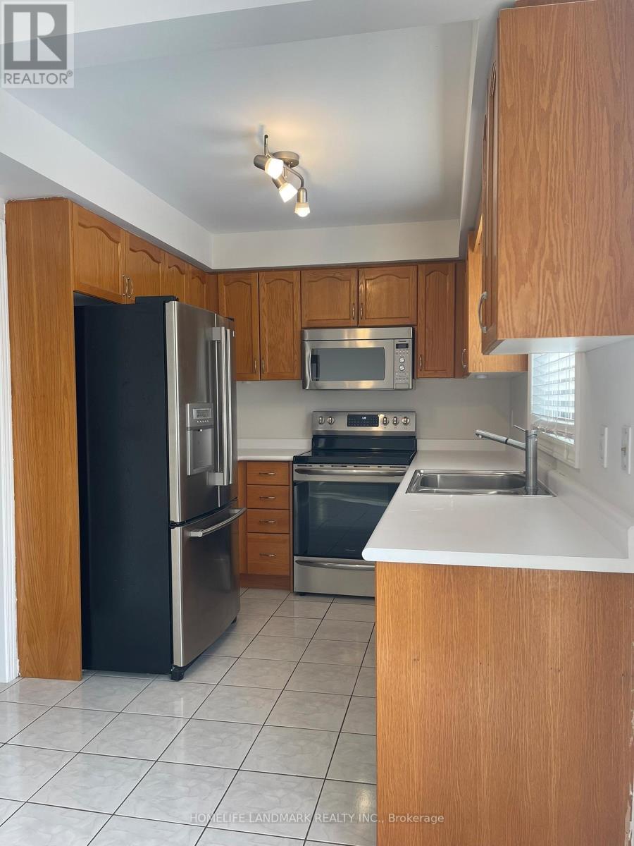 618 Fothergill Boulevard, Burlington, ON - Indoor Photo Showing Kitchen With Double Sink