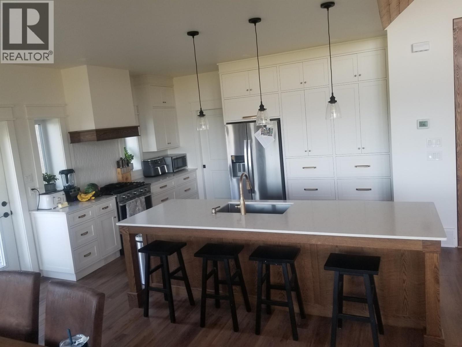 3480 S Chilco Road, Vanderhoof, BC - Indoor Photo Showing Kitchen With Upgraded Kitchen