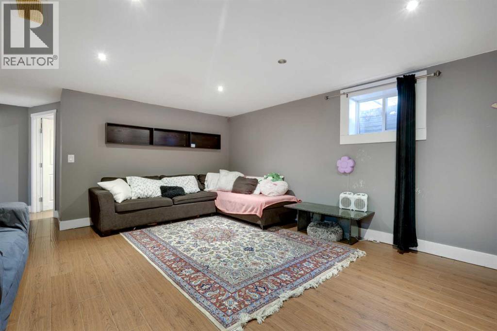 312 Pinegreen Close Ne, Calgary, AB - Indoor