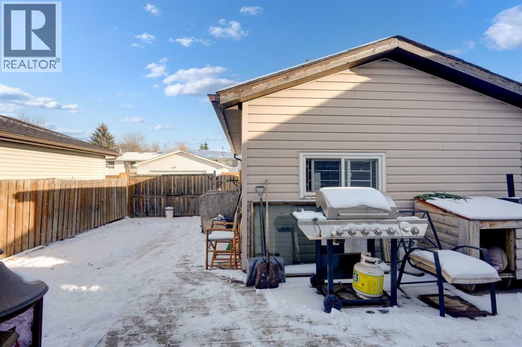312 Pinegreen Close Ne, Calgary, AB - Outdoor With Deck Patio Veranda With Exterior