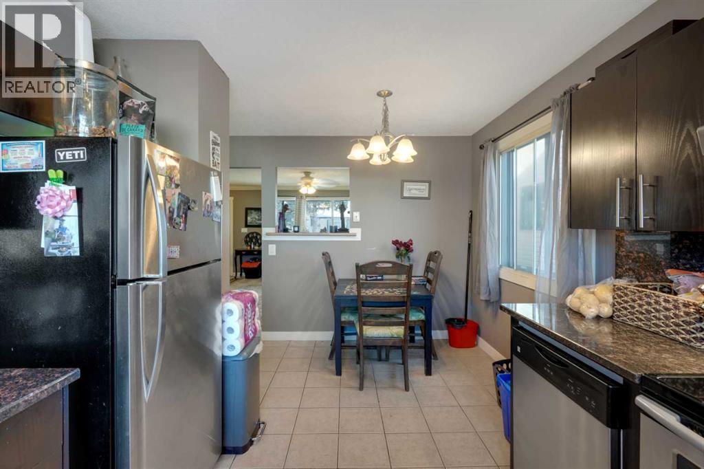 312 Pinegreen Close Ne, Calgary, AB - Indoor