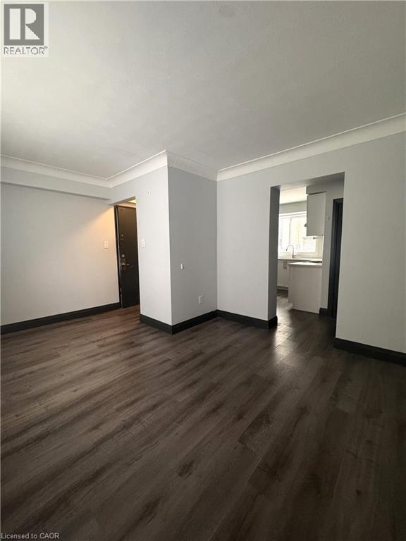 245 Mohawk Road E Unit# 6, Hamilton, ON - Indoor Photo Showing Other Room