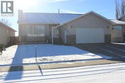 605 Maple Place Picture Butte, AB T0K 1V0