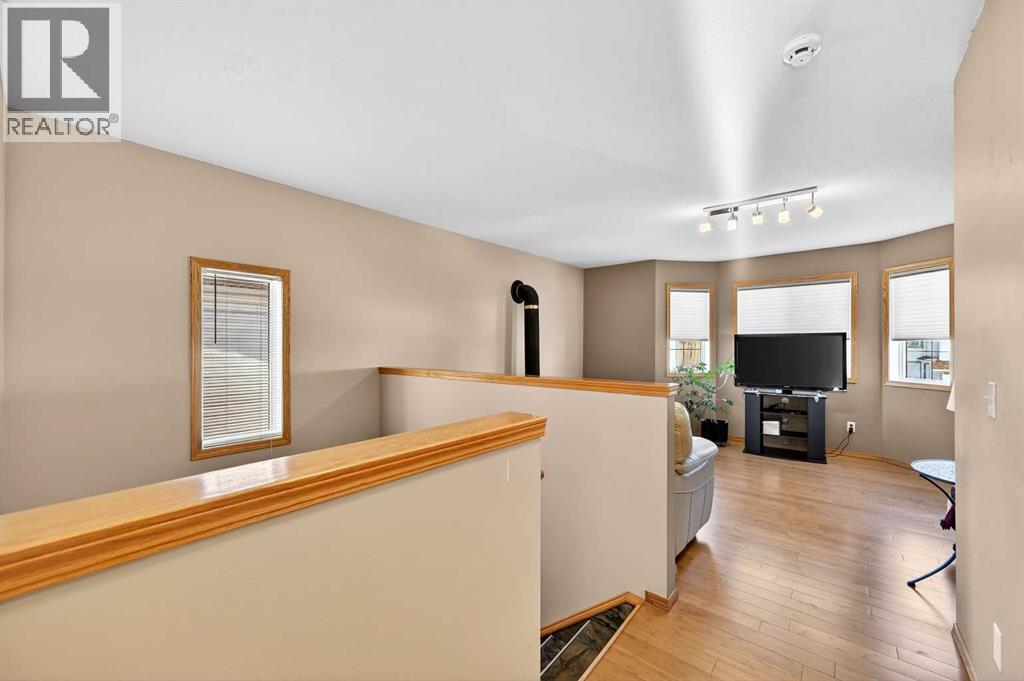 30 Tuscarora Way Nw, Calgary, AB - Indoor Photo Showing Other Room