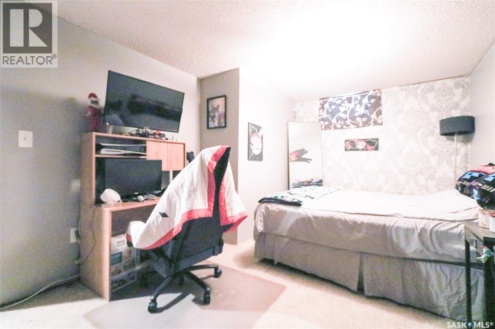 91 Collacott Drive, Yorkton, SK - Indoor Photo Showing Bedroom
