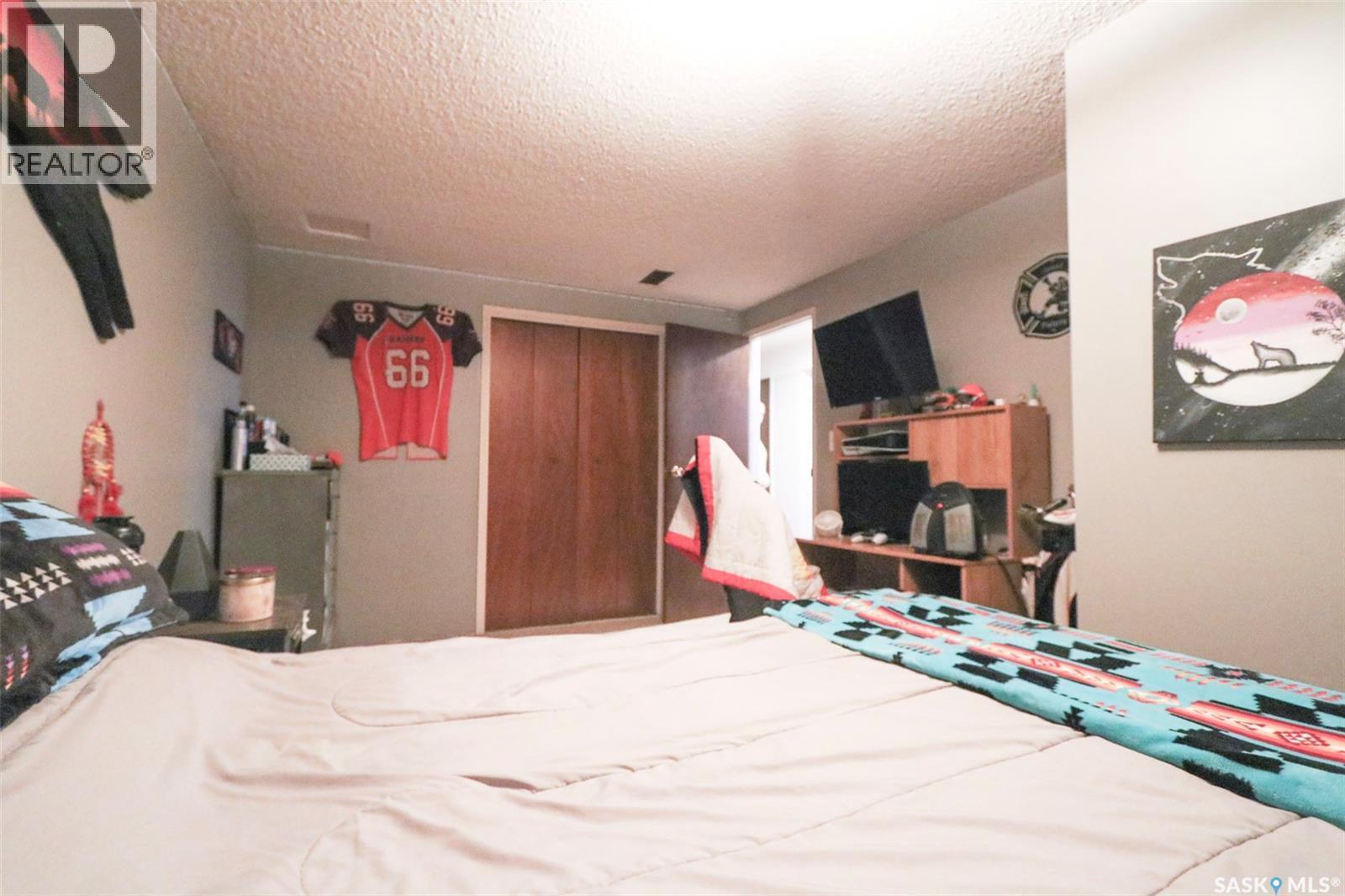 91 Collacott Drive, Yorkton, SK - Indoor Photo Showing Bedroom