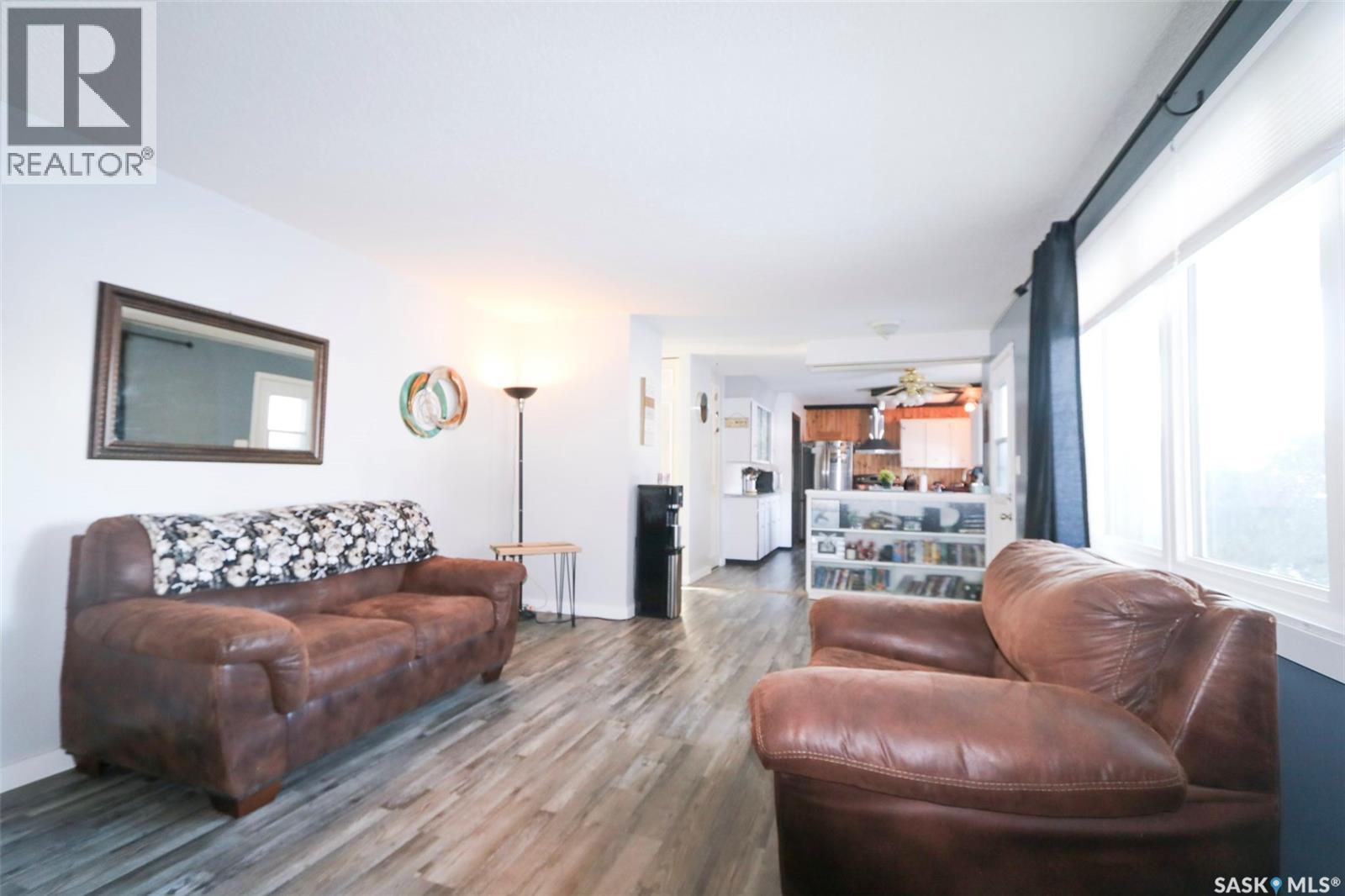 91 Collacott Drive, Yorkton, SK - Indoor Photo Showing Living Room