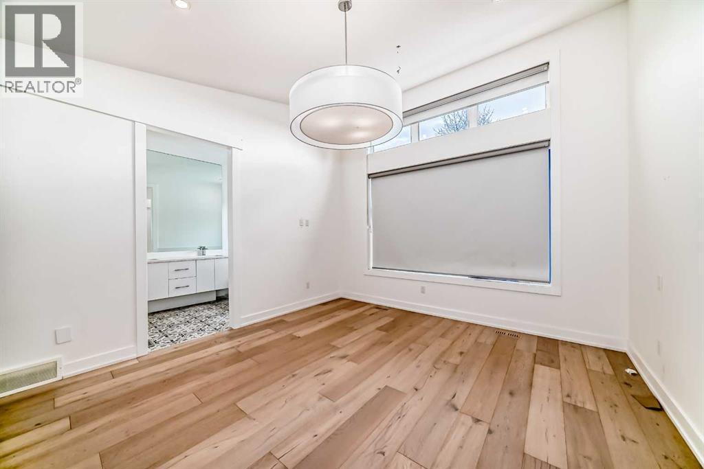 923 36A Street Nw, Calgary, AB - Indoor Photo Showing Other Room