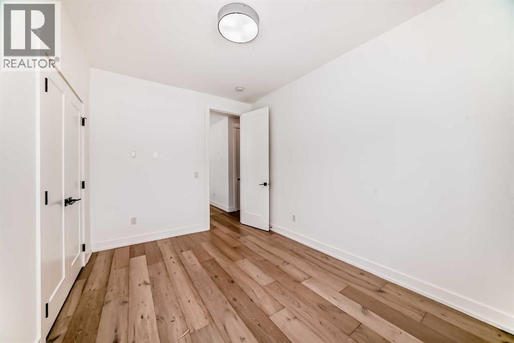 923 36A Street Nw, Calgary, AB - Indoor Photo Showing Other Room