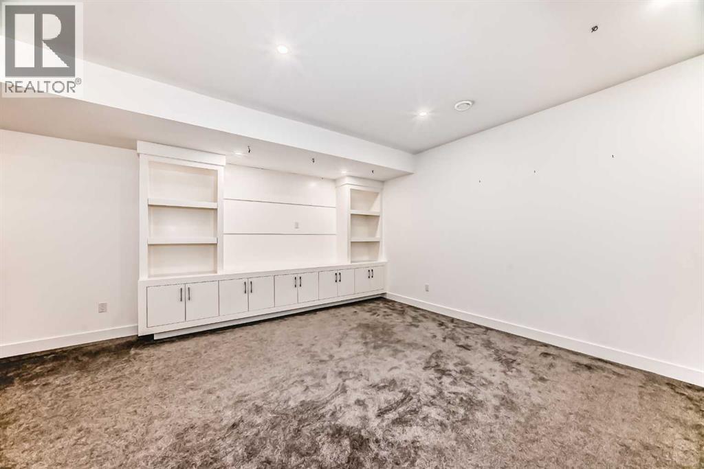 923 36A Street Nw, Calgary, AB - Indoor Photo Showing Other Room