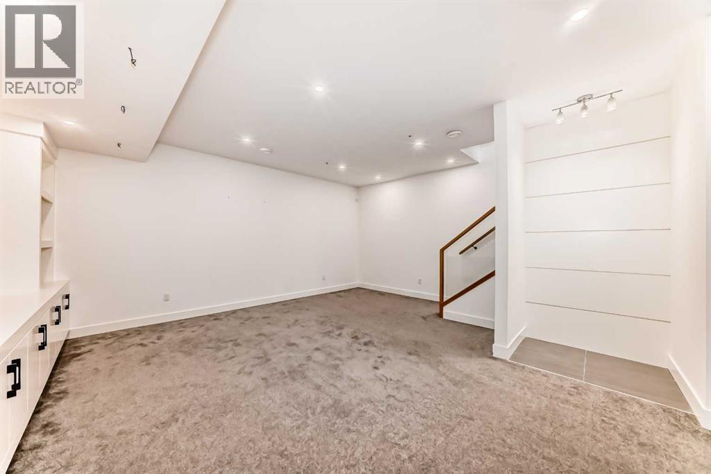 923 36A Street Nw, Calgary, AB - Indoor Photo Showing Other Room